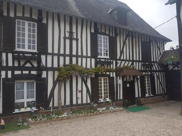 Le Mouton Gras Hotel Aumale Exterior photo